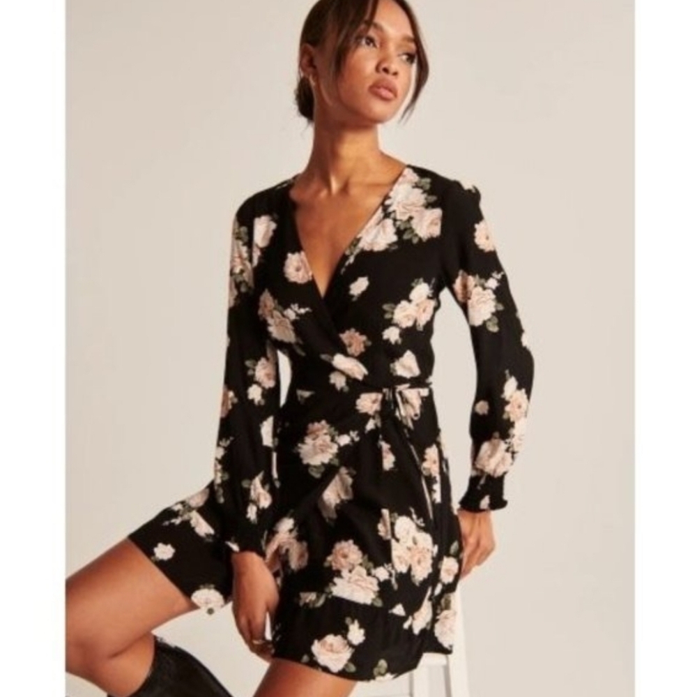 Abercrombie & Fitch Floral Wrap Dress - Black and Pink